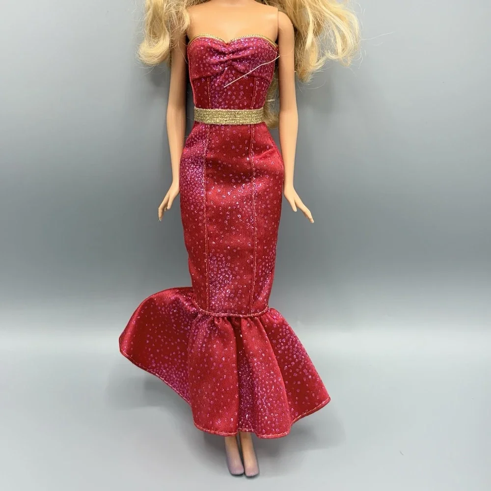 Barbie Doll 2010 I Can Be Anything A Movie Star Blonde Red Dress Jewelry Read